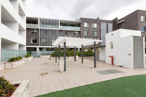 GLAD1 - Monash Rd - Gladesville - Accommodation Noosa 1