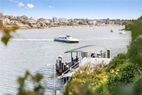 GLAD1 - Monash Rd - Gladesville - Accommodation Noosa 3
