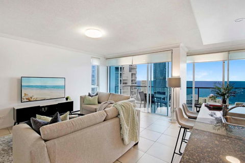 HIGH FLOOR GUARANTEE - 3 Bedroom Plus Study Apartments At Chevron Renaissance - Self Contained & Privately Managed - Wow Stay - Accommodation Noosa 1