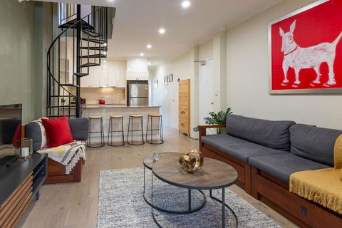 Hip Inner-City Living In Vibrant Erskineville - Accommodation Noosa 0