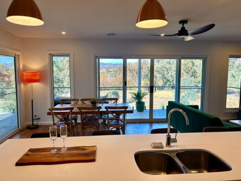 House On The Hill - Accommodation Noosa 0