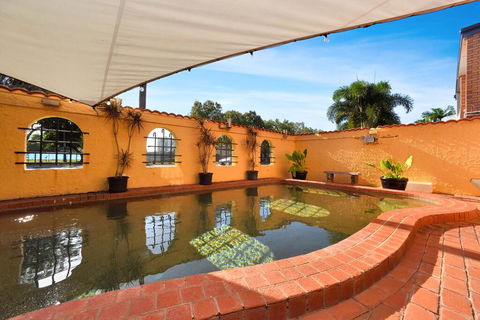 Adobe Motel - Accommodation Noosa 1
