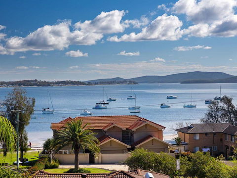 Aislinn' 3/273 Corrie Parade - Air Con, Water Views, BBQ - Accommodation Noosa 0