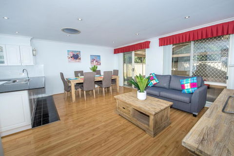 Ajax Avenue 2/35 - Nelson Bay - Accommodation Noosa 1