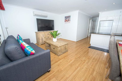 Ajax Avenue 2/35 - Nelson Bay - Accommodation Noosa 3