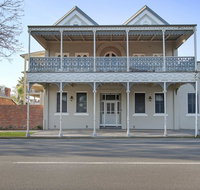 Albury Suites - Waterstreet - Accommodation Noosa