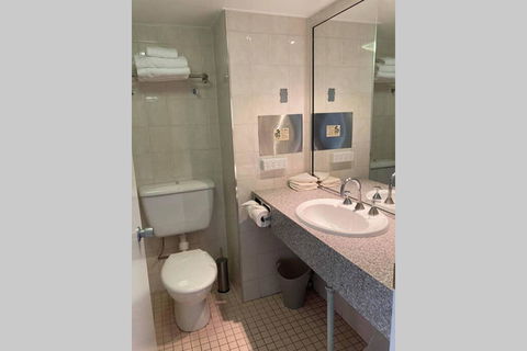 All In 500 Aud Weekly Beachfront The STRAND Studio Apartment - Accommodation Noosa 2