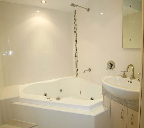 Allamanda U2, - Awesome Location - - Accommodation Noosa 3