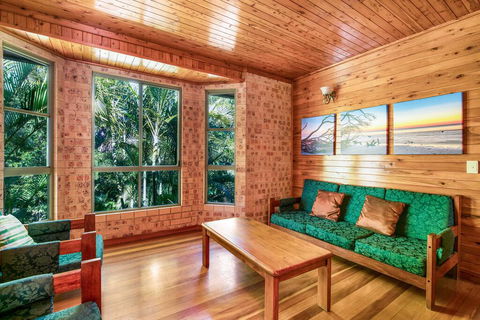 Amaroo - Rainbow Shores Room For Everyone And Walk To Beach - Accommodation Noosa 3