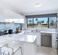 Amazing Modern Apartment on the Canal - Accommodation Noosa