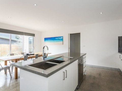 ANGLE BY THE SEA - Anglesea - Accommodation Noosa 1