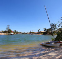 Anjuna 2 - 2 BDRM Budget Stay on Canal - Accommodation Noosa