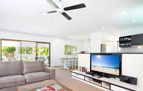 Apartment 1 - 20 Viewland Drive - Accommodation Noosa 1