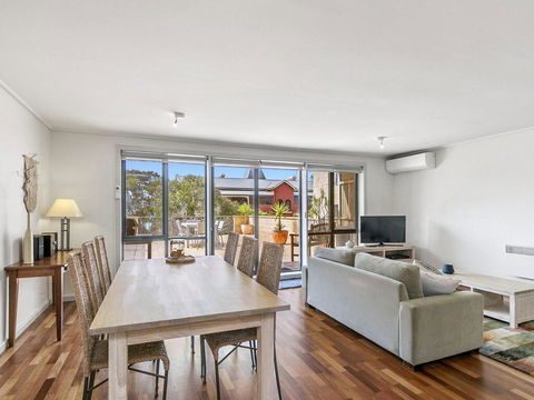 APARTMENT 23 PACIFIC APARTMENTS - Sit On The Deck And Soak In The View - Accommodation Noosa 1