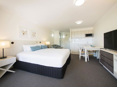 Apartments @ 2 Landsborough - Accommodation Noosa 0