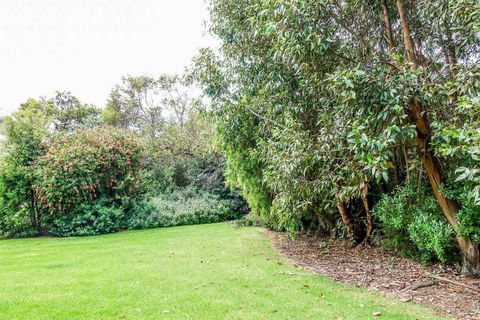 APOLLO BAY HOLIDAY HOUSE - Walk To Beach + Wifi - Accommodation Noosa 2