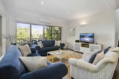 APOLLO BAY HOLIDAY HOUSE - Walk To Beach + Wifi - Accommodation Noosa 0