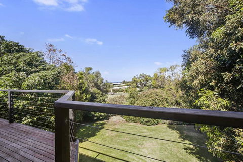 APOLLO BAY HOLIDAY HOUSE - Walk To Beach + Wifi - Accommodation Noosa 1