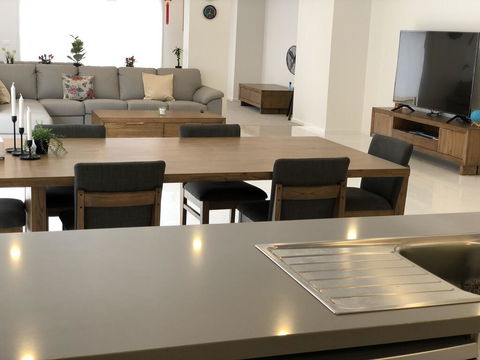 Apple House Upper Point Cook - Accommodation Noosa 2
