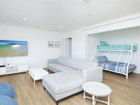 Aqua Palm With Sweeping One Mile Views - Accommodation Noosa 2