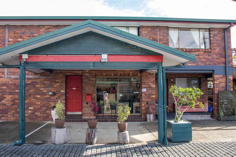 Arabella Motor Inn (formerly South Tweed Motor Inn) - Accommodation Noosa 1