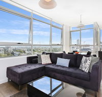 As the Sun Sets - Modern and Spacious 2BR Zetland Apartment Facing the Setting Sun - Accommodation Noosa
