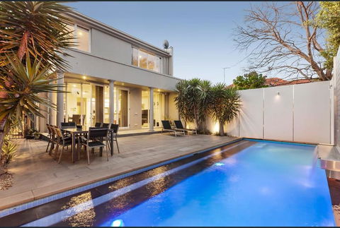 Luxurious Townhouse Retreat In Prestigious Brighton - Accommodation Noosa 0