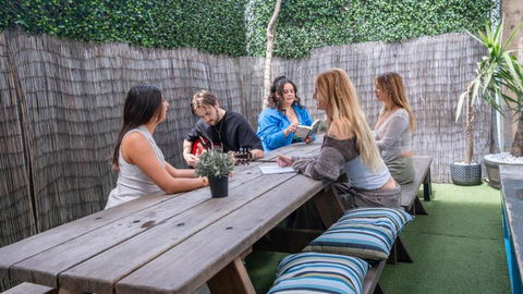 Mad Monkey East Side - Accommodation Noosa 0