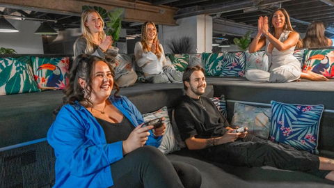 Mad Monkey Bayswater - Accommodation Noosa 2