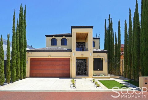 LUXURY VILLA W POOL & SPAS - Accommodation Noosa 2