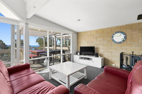 Maddlyn - Accommodation Noosa 2
