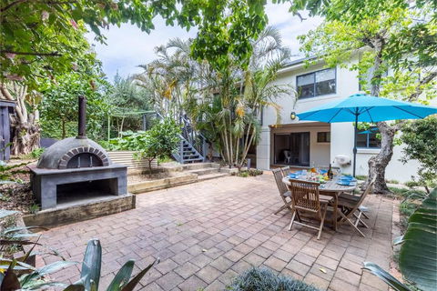 Maestral II 27a Richardson Ave 290 Metres From The Waters Edge Air Con - Accommodation Noosa 0
