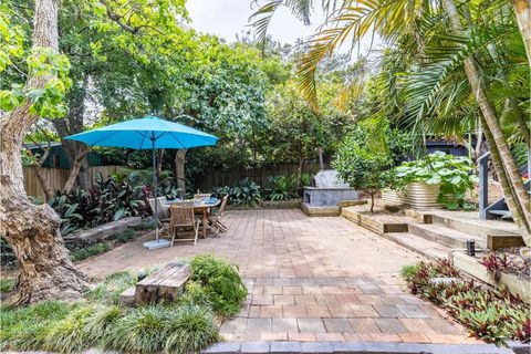 Maestral II 27a Richardson Ave 290 Metres From The Waters Edge Air Con - Accommodation Noosa 2