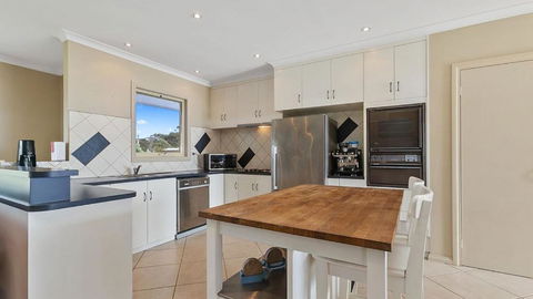 Majestic Views - Accommodation Noosa 3