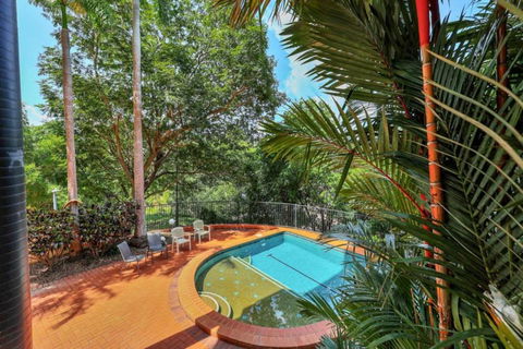 Make Memories In Stunning 4 Bedroom Skyhome - Accommodation Noosa 1