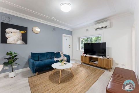 Manly Beachside 2-Bed Apartment In Spacious House - Accommodation Noosa 1