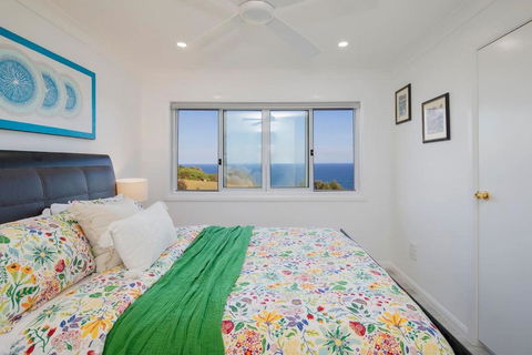 Manor Del Monte - Poolside Bliss And Oceanfront Oasis - Accommodation Noosa 3