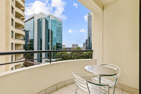 Mantra Parramatta - Accommodation Noosa 1