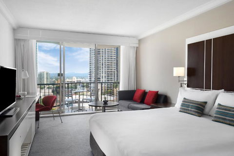 Mantra On View Hotel - Accommodation Noosa 0
