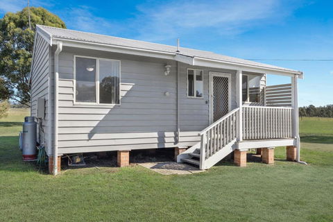 Madigan Cottages - The Kookaburra Cottage - Accommodation Noosa 0