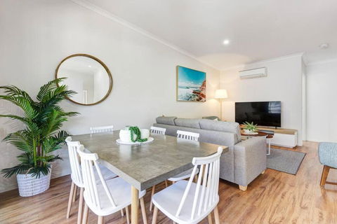 MARJ12- Stylish And Spacious - Accommodation Noosa 3
