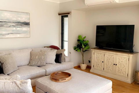 Marlston View Luxury Retreat - Accommodation Noosa 0