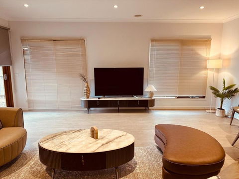 MEL-Point Cook Elegant Four-Bedroom House - Accommodation Noosa 0