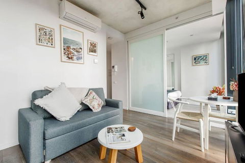 Melbourne Central Designer Studio With North Views - Accommodation Noosa 2