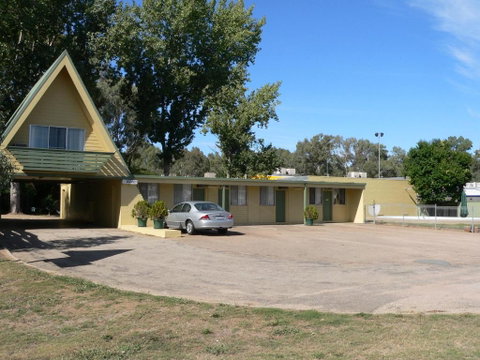 Millers Cottage Motel - Accommodation Noosa 2