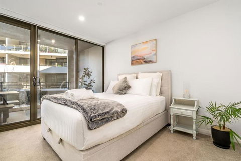 Modish Apartment Near Parliamentary Triangle - Accommodation Noosa 0