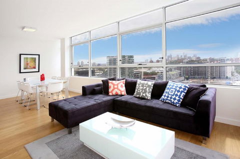 Moore To See - Modern And Spacious 3BR Zetland Apartment With Views Over Moore Park - Accommodation Noosa 2