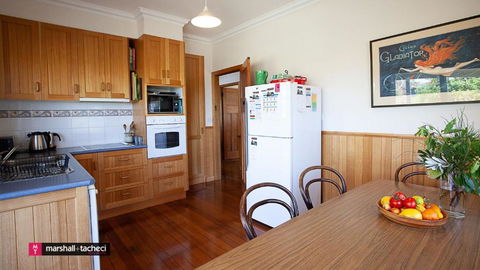 Moorhead Beach Cottage Bermagui - 60 Wallaga Lake Road - Accommodation Noosa 2