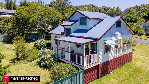 Moorhead Beach Cottage Bermagui - 60 Wallaga Lake Road - Accommodation Noosa 0