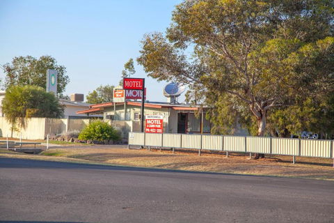 Mitchell Motel & Cabin Park - Accommodation Noosa 0